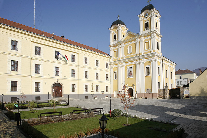 Márianosztra Magyarok Nagyasszonya templom