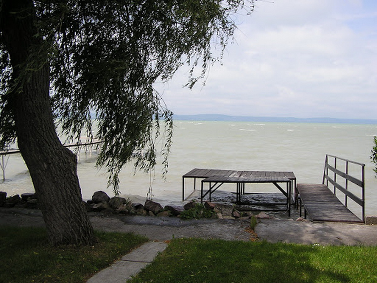 A viharos Balaton is nyugalmat áraszt